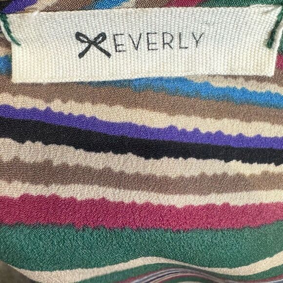 Everly colorful striped tie back top size small - Picture 5 of 6
